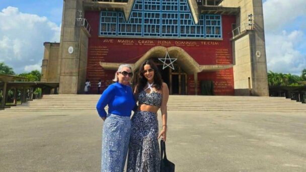 carmen-villalobos-festeja-el-cumpleanos-de-su-madre-en-republica-dominicana carmen-villalobos-festeja-el-cumpleanos-de-su-madre-en-republica-dominicana