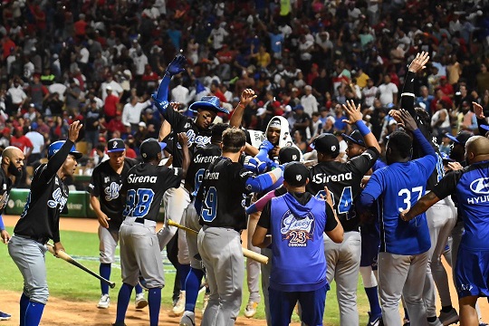 alcantara-y-adames-lideran-remontada-del-licey alcantara-y-adames-lideran-remontada-del-licey