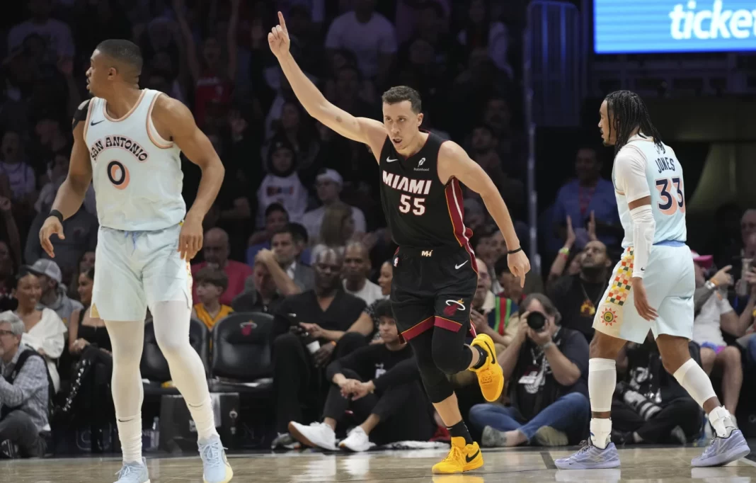 resultados-de-la-nba:-kel’el-ware-brilla-y-el-heat-vence-a-los-spur