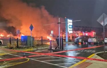 «varios-muertos»-tras-estrellarse-avion-pequeno-en-zona-residencial-de-filadelfia-(eeuu.) «varios-muertos»-tras-estrellarse-avion-pequeno-en-zona-residencial-de-filadelfia-(eeuu.)