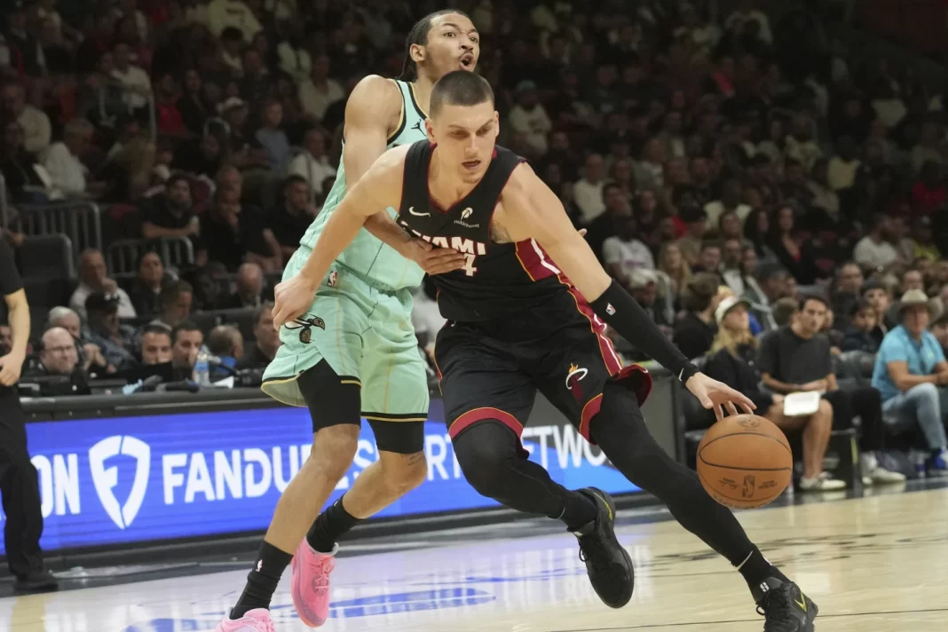 el-heat-vence-a-los-hornets,-corta-racha-de-10-derrotas,-wiggins-anota-42.-otros-resultados