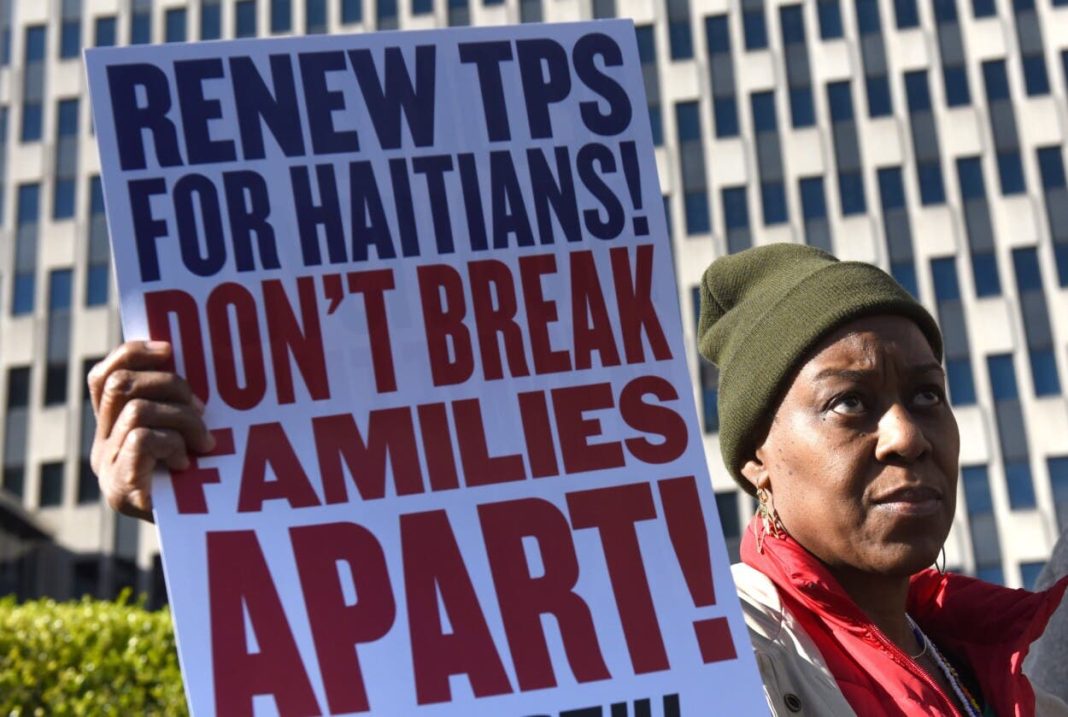 venezolanos-y-haitianos-con-tps-piden-bloquear-su-fin