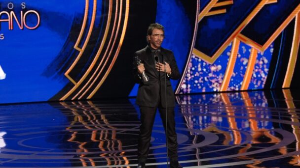 el-potrillo-brilla-en-rd;-alejandro-fernandez-recibe-el-soberano-a-la-excelencia-internacional el-potrillo-brilla-en-rd;-alejandro-fernandez-recibe-el-soberano-a-la-excelencia-internacional