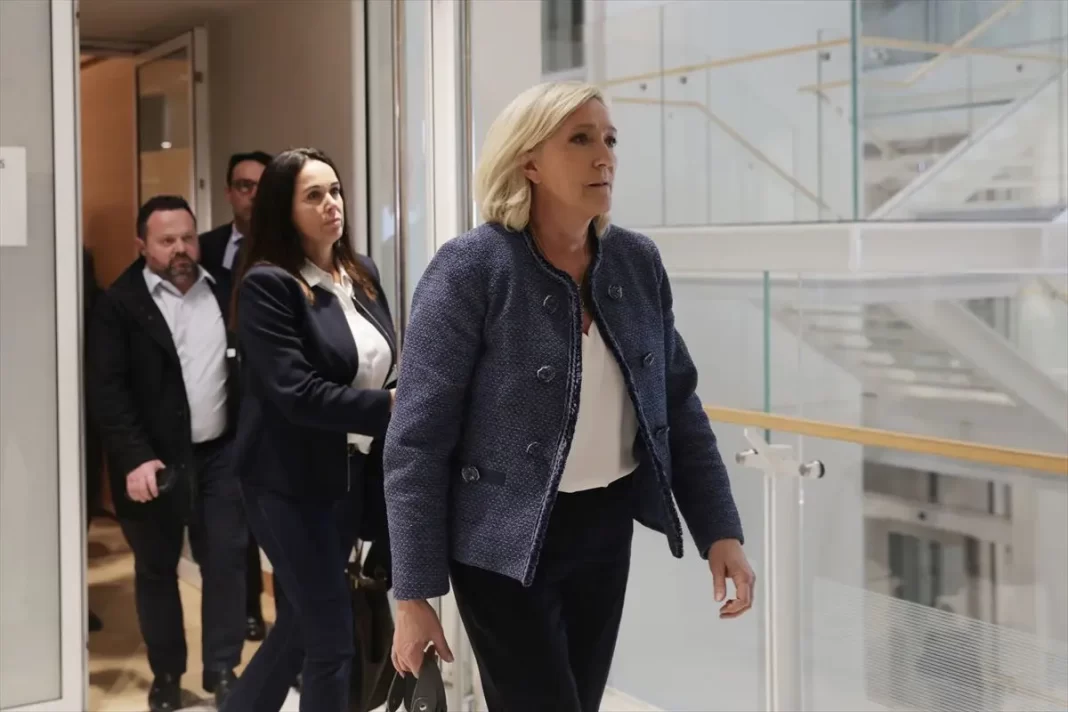 le-pen-sentenciada-a-prision-y-apartada-de-la-politica-por-cinco-anos le-pen-sentenciada-a-prision-y-apartada-de-la-politica-por-cinco-anos