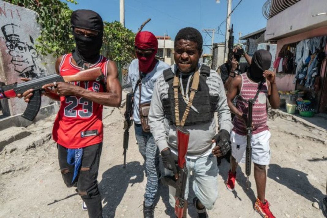 mas-de-500-presos-escapan-de-una-carcel-tras-irrupcion-de-bandas-armadas-en-haiti