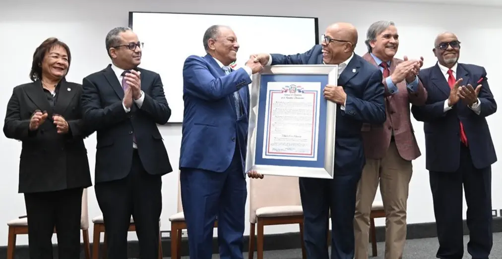 dominicanos-ny-valoran-reconocimiento-camara-de-diputados-a-cruz-eduardo dominicanos-ny-valoran-reconocimiento-camara-de-diputados-a-cruz-eduardo