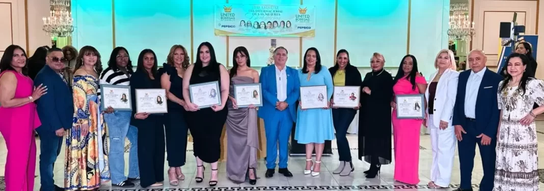 asociacion-de-bodegas-reconoce-mujeres-dominicanas-en-ny asociacion-de-bodegas-reconoce-mujeres-dominicanas-en-ny