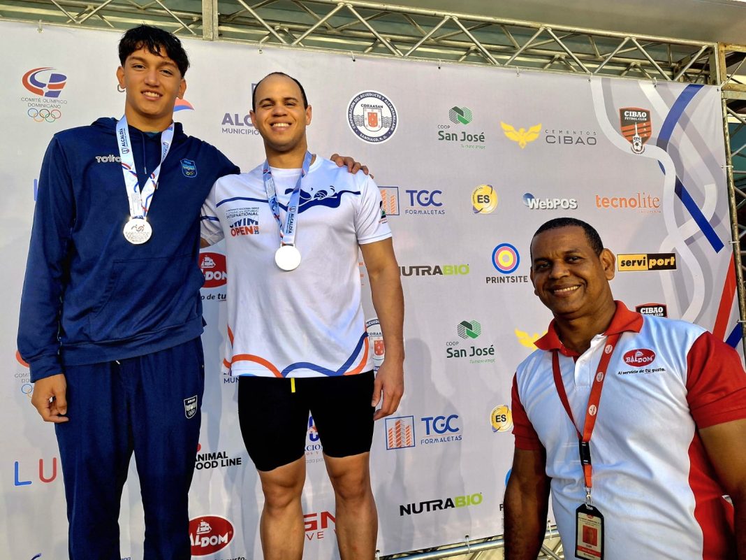 josue-dominguez-fue-rey-de-los-50-pechos-en-torneo-de-natacion
