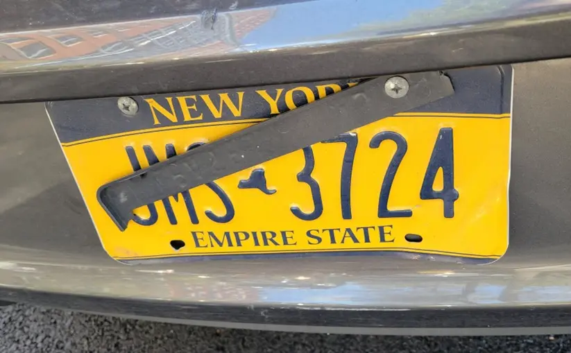 entraran-en-vigor-nuevas-reglas-para-vehiculos-con-placas-fantasmas-en-nyc entraran-en-vigor-nuevas-reglas-para-vehiculos-con-placas-fantasmas-en-nyc