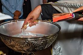 record-historico-de-bautismos-de-adultos-en-francia-revela-un-auge-entre-los-jovenes record-historico-de-bautismos-de-adultos-en-francia-revela-un-auge-entre-los-jovenes