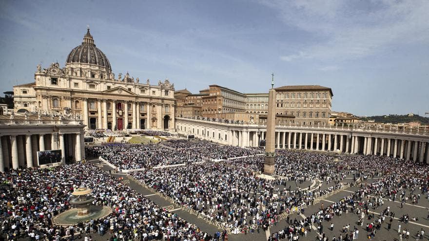 las-campanas-de-san-pedro-del-vaticano-tocan-a-muerto-por-papa-francisco las-campanas-de-san-pedro-del-vaticano-tocan-a-muerto-por-papa-francisco
