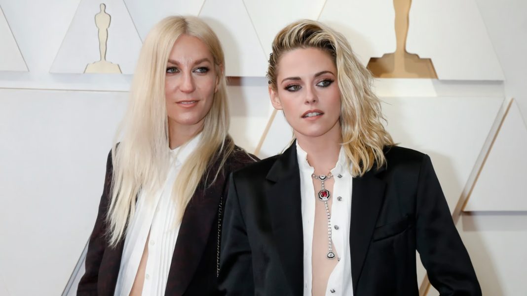 kristen-stewart-se-casa-con-la-guionista-dylan-meyer-en-los-angeles