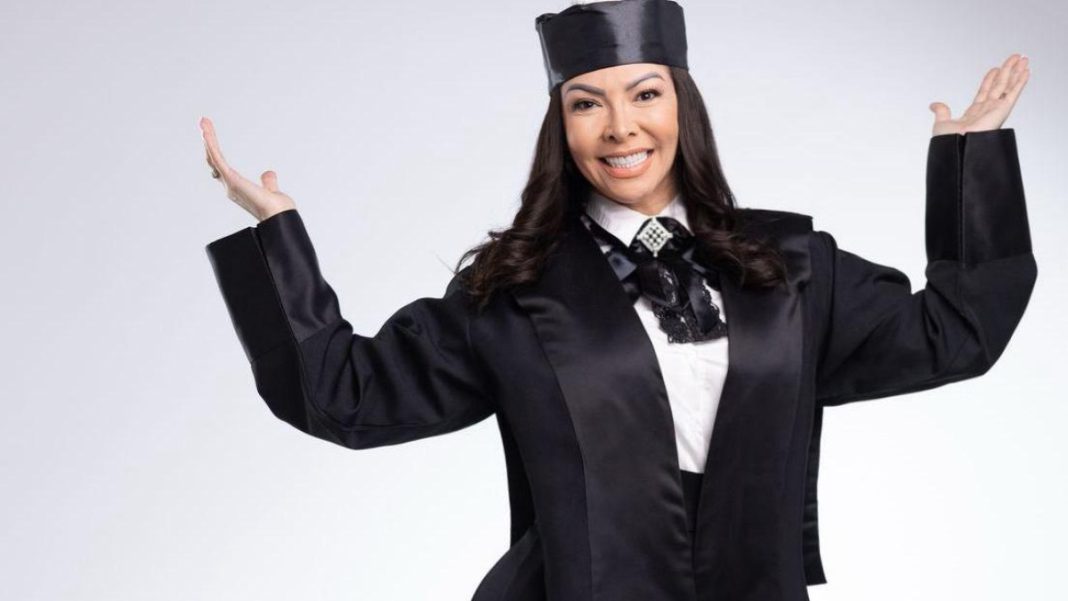 la-beba-rojas-se-gradua-con-honores-de-licenciada-en-derecho la-beba-rojas-se-gradua-con-honores-de-licenciada-en-derecho