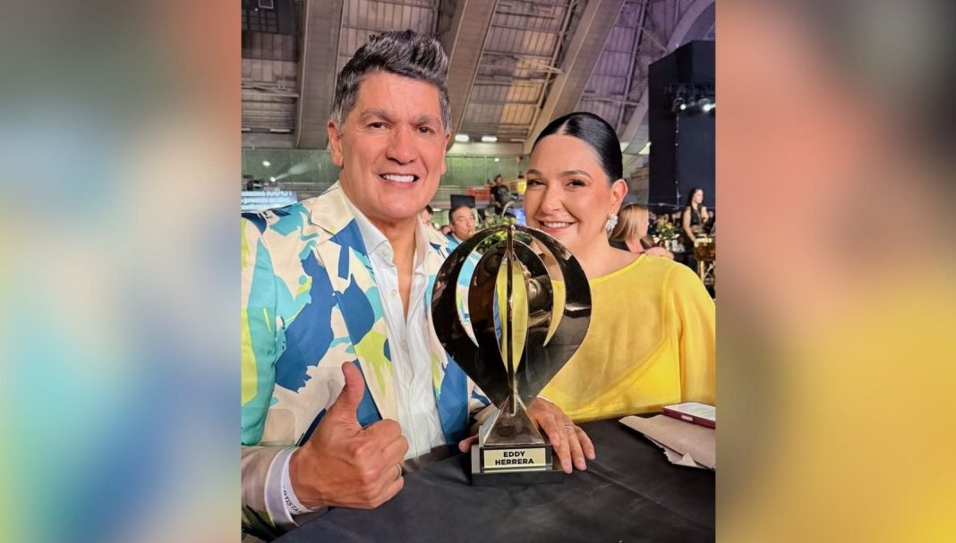 eddy-herrera-se-alza-con-el-premio-al-mejor-artista-tropical-en-los-premios-heat eddy-herrera-se-alza-con-el-premio-al-mejor-artista-tropical-en-los-premios-heat