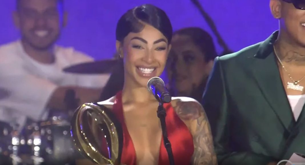 yailin-la-mas-viral-gana-“artista-urbana-del-ano”-en-los-premios-heat-2025 yailin-la-mas-viral-gana-“artista-urbana-del-ano”-en-los-premios-heat-2025