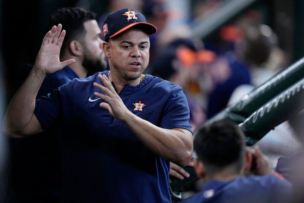 leones-anuncian-al-manager-cintron-y-su-coaching-staff leones-anuncian-al-manager-cintron-y-su-coaching-staff