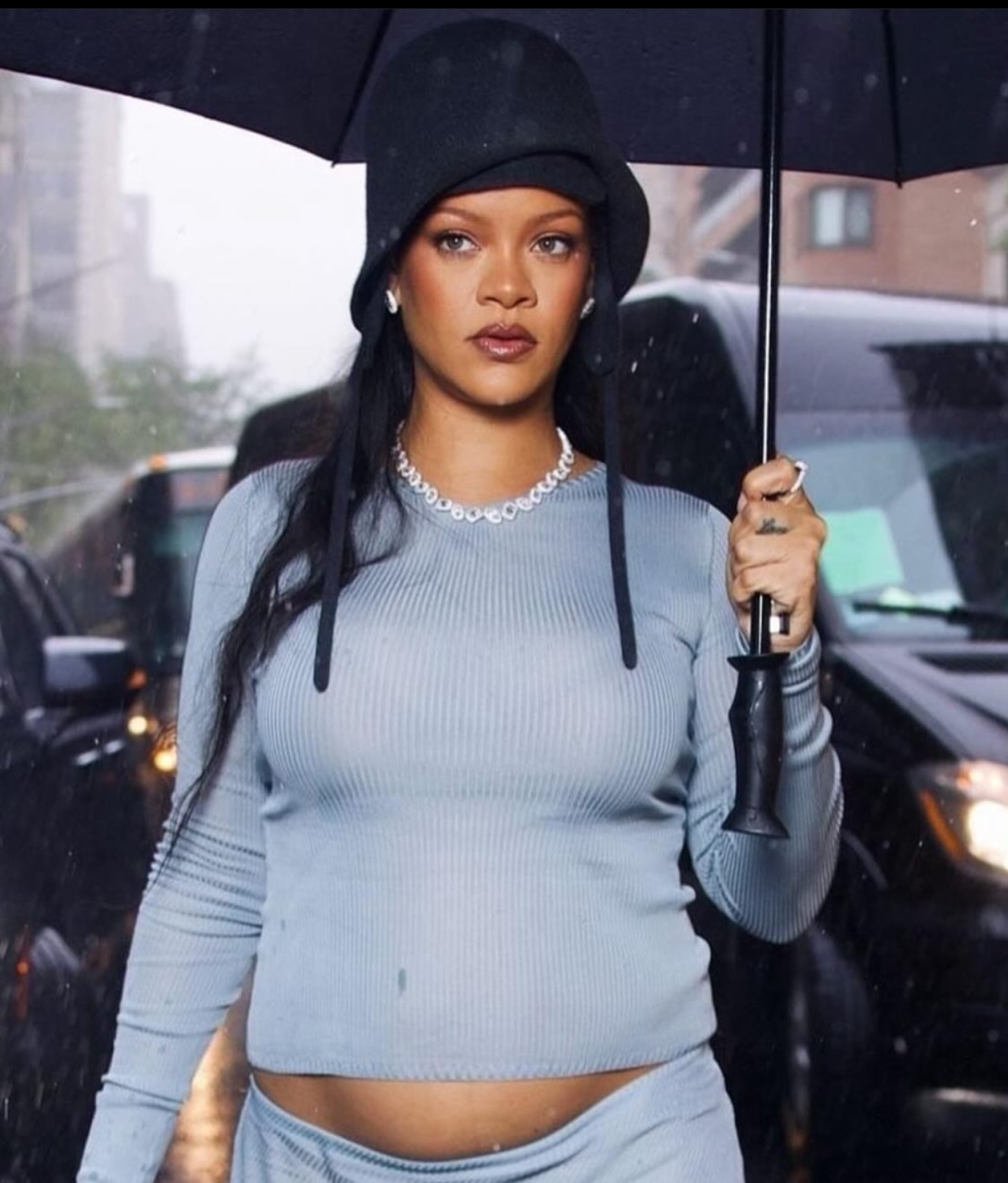 rihanna-confirma-su-tercer-embarazo-junto-a-a$ap-rocky rihanna-confirma-su-tercer-embarazo-junto-a-a$ap-rocky