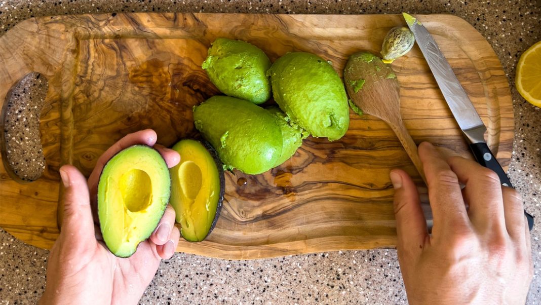 cual-es-el-efecto-del-aguacate-en-el-higado,-segun-los-expertos