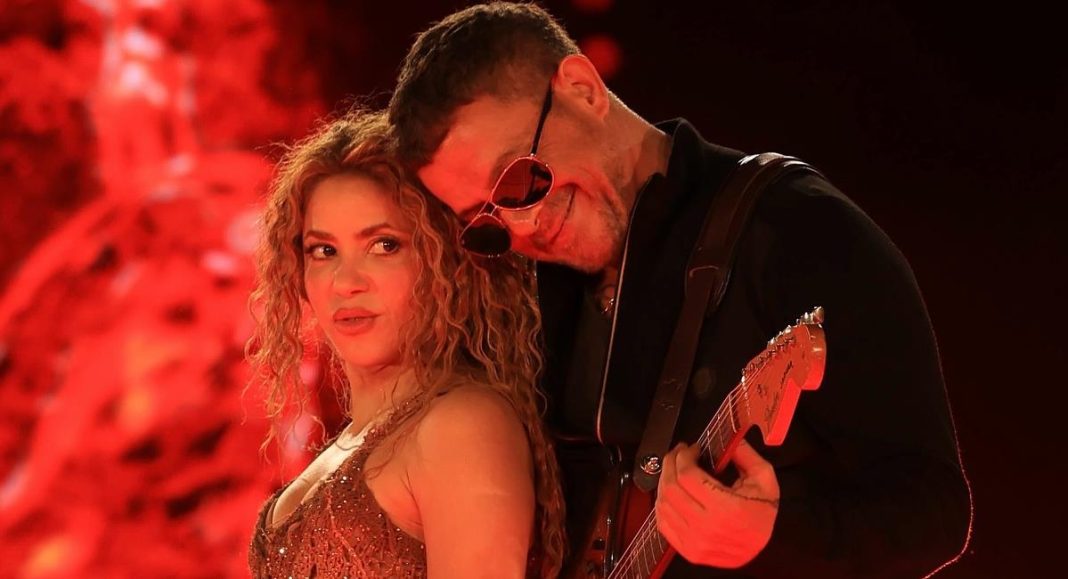 a-20-anos-de-su-lanzamiento,-alejandro-sanz-y-shakira-reviven-su-«tortura»-en-concierto-de-ee-uu.