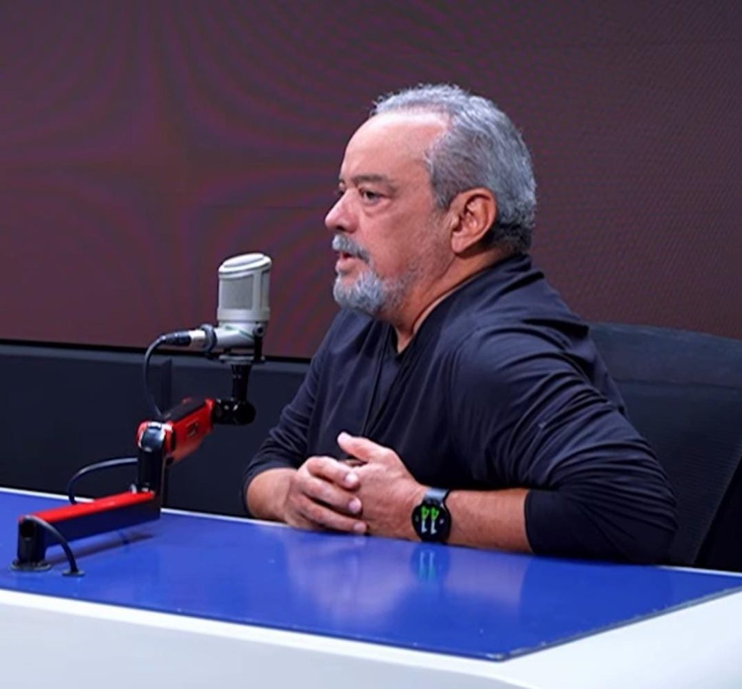 alfonso-rodriguez-mete-mano-al-bloque-al-llamar-«cloaca-y-letrina»-a-medio-digitales alfonso-rodriguez-mete-mano-al-bloque-al-llamar-«cloaca-y-letrina»-a-medio-digitales