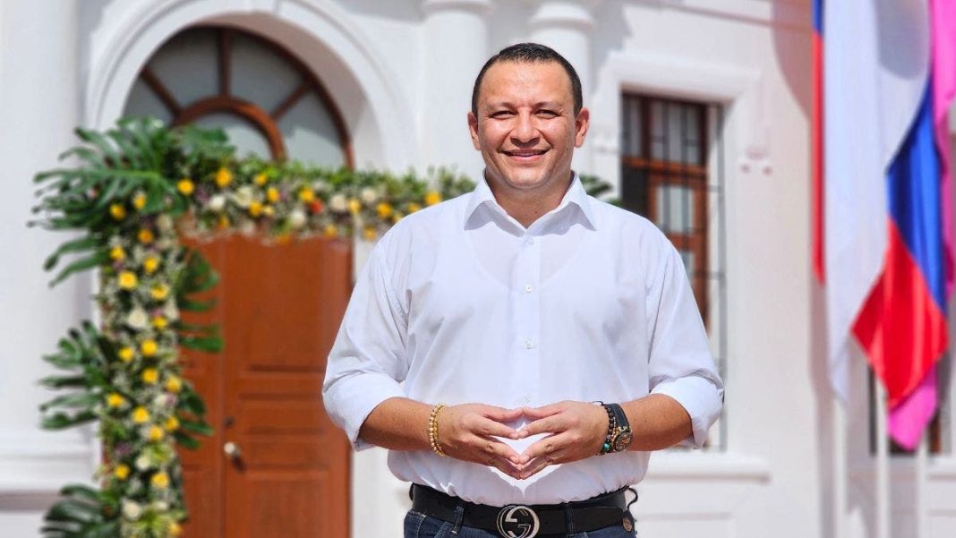 el-alcalde-de-la-ciudad-colombiana-de-cartago-sale-ileso-de-un-atentado-a-tiros