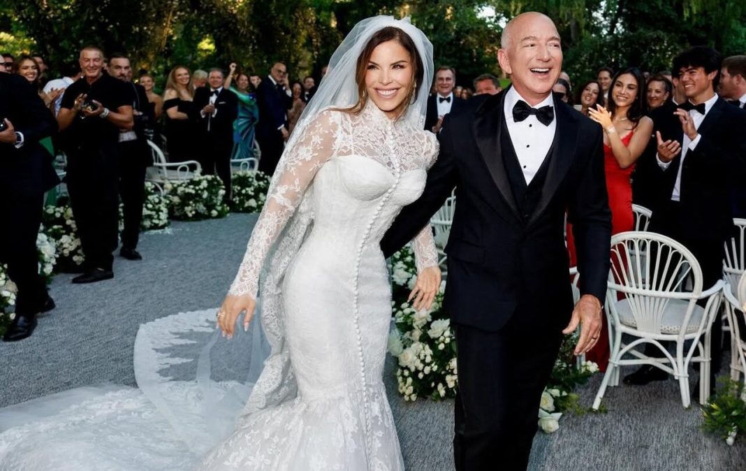 jeff-bezos-y-lauren-sanchez-se-casan-en-una-elegante-ceremonia-al-aire-libre