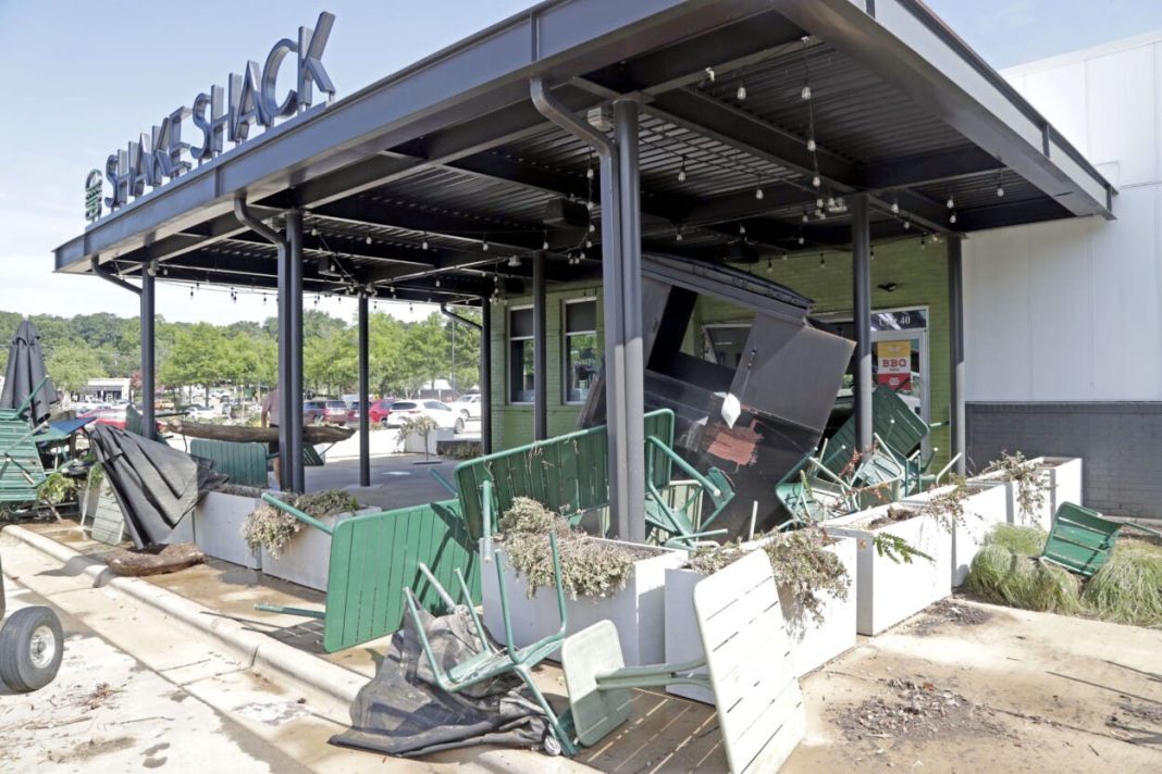 tormenta-chantal-deja-estragos:-dos-muertos-y-fuertes-inundaciones-en-eeuu.