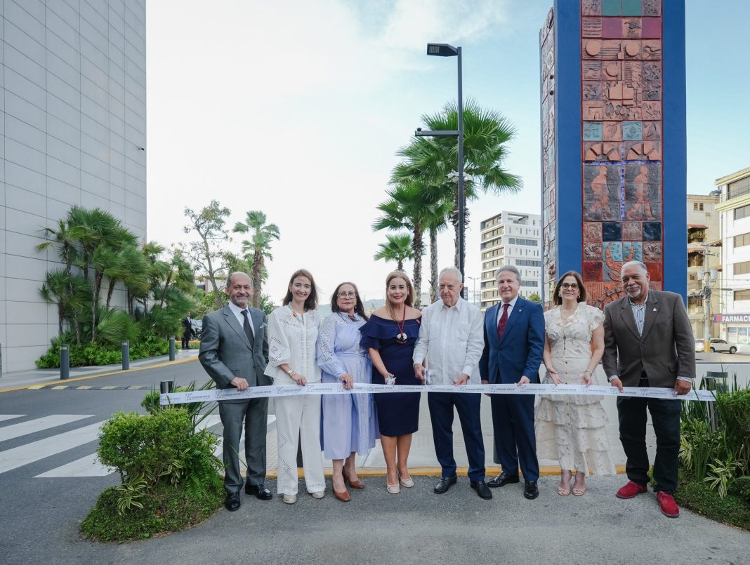 apap-inaugura-paseo-de-las-artes-en-la-regional-norte-con-obra-la-«santiago,-tierra-de-utopias»