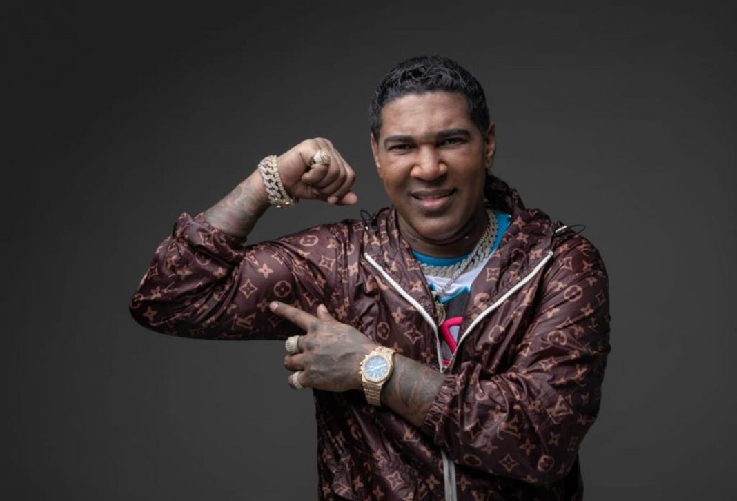 omega-responde-y-denuncia-chantaje-tras-acusaciones-de-abandono-a-hija-enferma