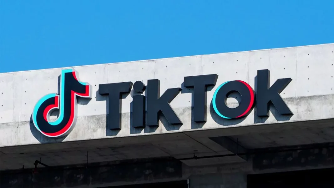 los-moderadores-de-tiktok-en-alemania-alertan-sobre-despidos-a-causa-de-la-ia