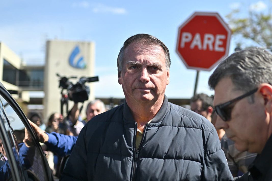 crisis-para-bolsonaro:-tobillera-electronica-y-juicio-por-golpe-de-estado