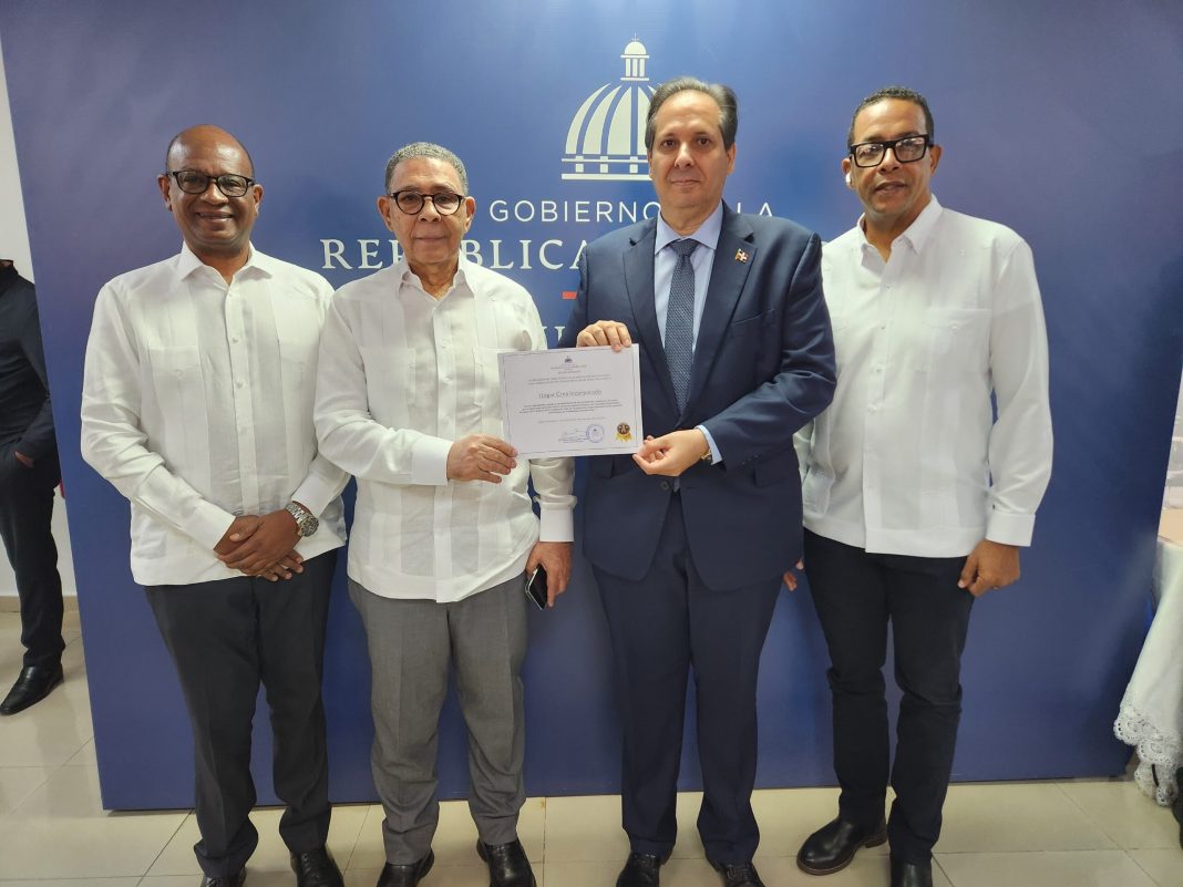 salud-publica-otorga-mas-alto-galardon-a-hogar-crea-dominicano salud-publica-otorga-mas-alto-galardon-a-hogar-crea-dominicano