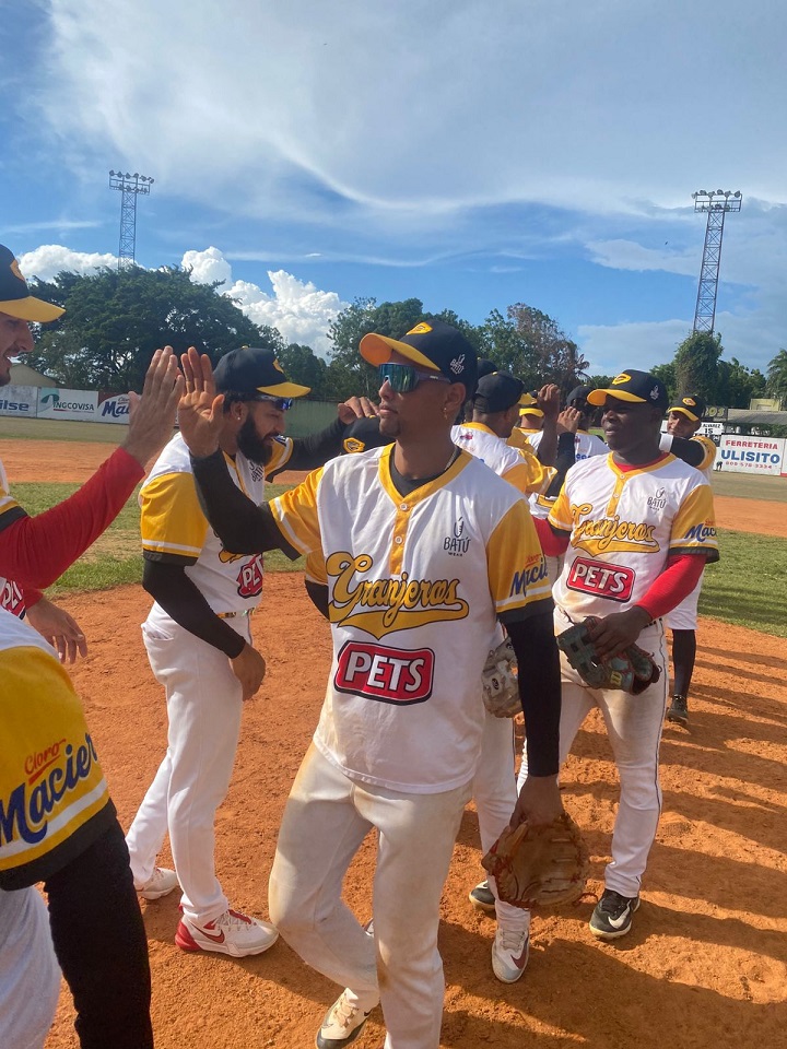 ¡con-puro-poder,-granjeros-de-moca-doblegan-a-mineros-de-bonao! ¡con-puro-poder,-granjeros-de-moca-doblegan-a-mineros-de-bonao!