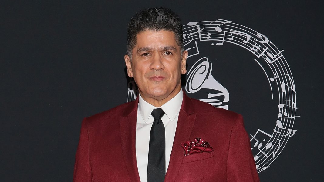 eddy-herrera-culmina-un-ano-exitoso-con-el-estreno-de-«novato-apostador” eddy-herrera-culmina-un-ano-exitoso-con-el-estreno-de-«novato-apostador”