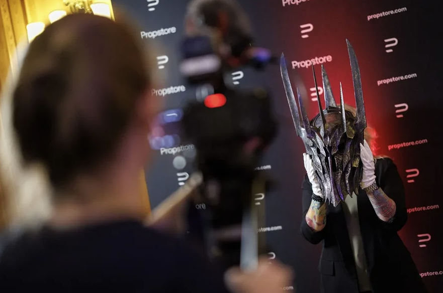 subastan-objetos-iconicos-como-el-sable-de-darth-vader-y-la-varita-de-harry-potter subastan-objetos-iconicos-como-el-sable-de-darth-vader-y-la-varita-de-harry-potter