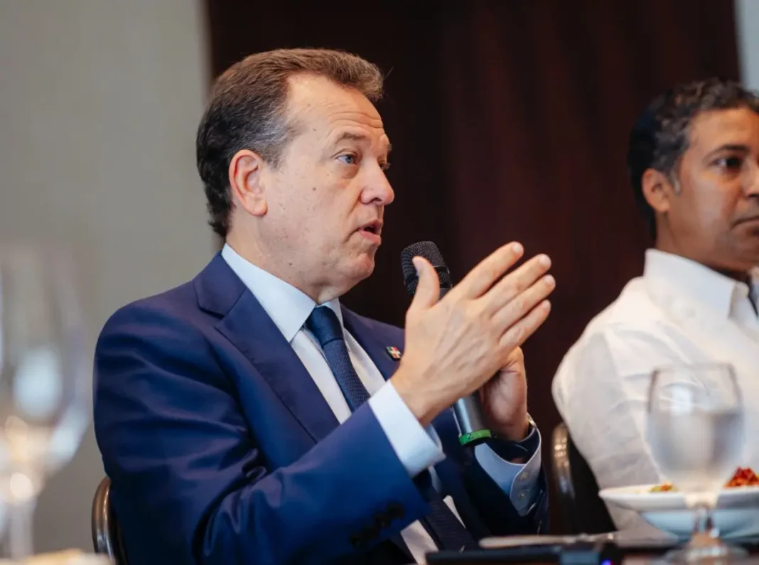 ito-bisono-destaca-combate-contra-comercio-ilicito-y-promueve-economia-naranja