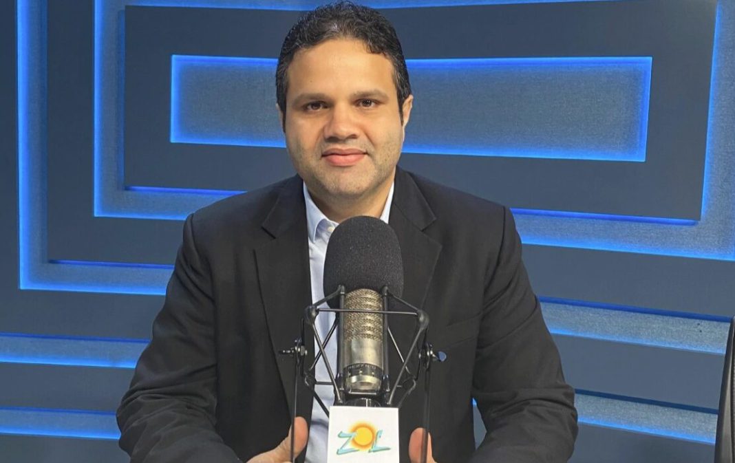 richard-medina-atribuye-presion-sobre-el-dolar-se-debe-a-exceso-de-pesos-en-circulacion