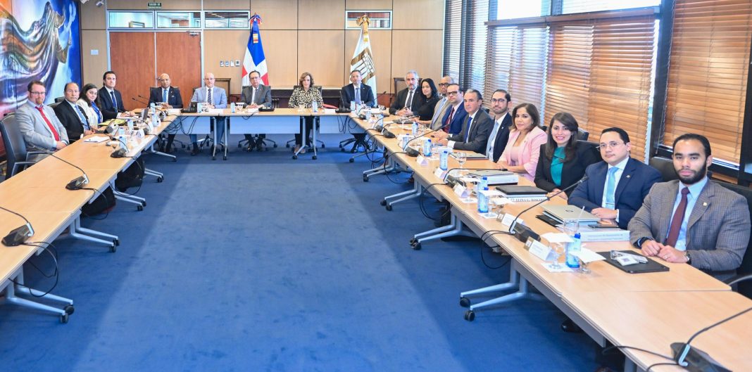 mision-del-fmi-resalta-paz-social-y-estabilidad-economica-en-visita-al-banco-central