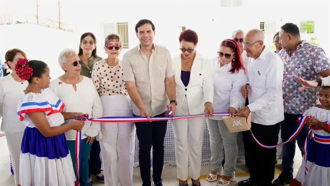 ministro-de-cultura-lidera-inauguracion-de-la-academia-de-musica-tipica-en-puerto-plata