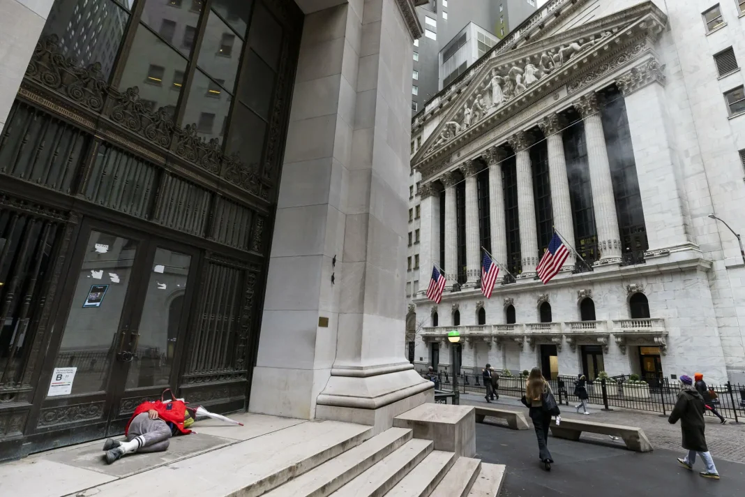 wall-street-arranca-la-semana-en-verde-y-el-dow-jones-sube-un-0,05-%