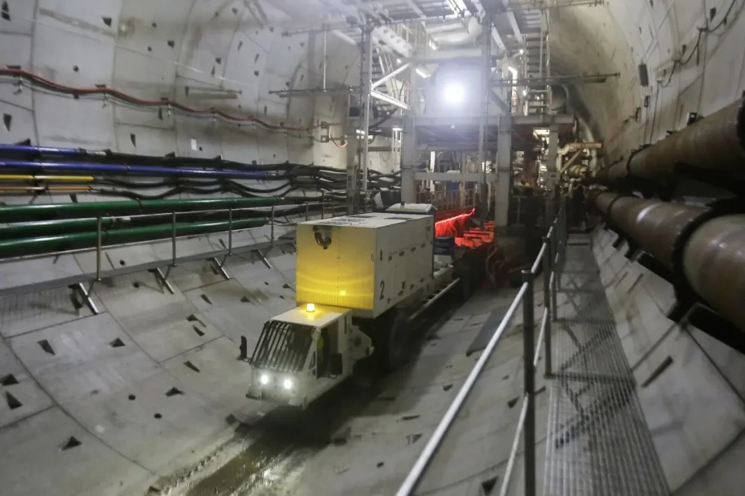 ¡un-paso-historico!-el-tunel-del-metro-cruza-el-canal-de-panama
