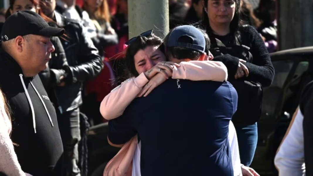 familiares-y-allegados-velan-a-las-victimas-del-triple-feminicidio-de-buenos-aires