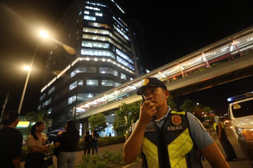 tragico-terremoto-en-filipinas-deja-al-menos-32-muertos-y-mas-37-heridos
