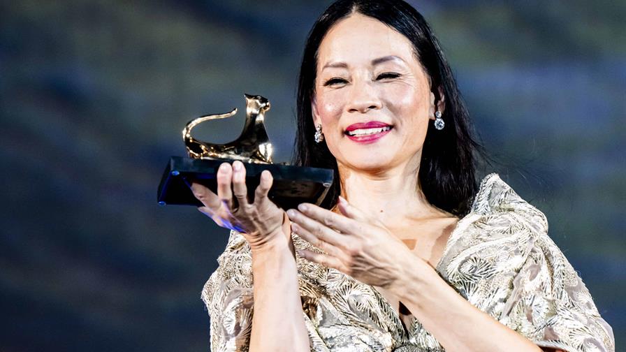reconocimiento-a-lucy-liu,-park-chan-wook-y-mona-may-en-el-festival-de-cine-de-miami reconocimiento-a-lucy-liu,-park-chan-wook-y-mona-may-en-el-festival-de-cine-de-miami