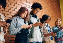 Google dice que el veto australiano a redes sociales para menores será difícil de aplicar google-dice-que-el-veto-australiano-a-redes-sociales-para-menores-sera-dificil-de-aplicar