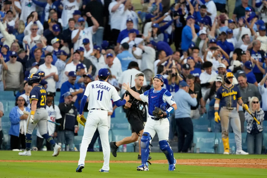 dodgers,-cerca-de-repetir-viaje-a-la-serie-mundial;-vencen-3-1-a-los-brewers-con-glasnow-y-edman