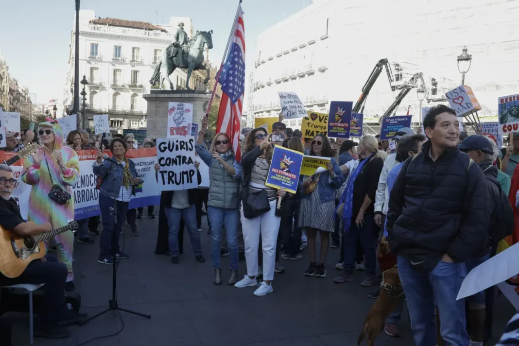 «tirania»-de-trump-desata-protestas-de-estadounidenses-en-espana