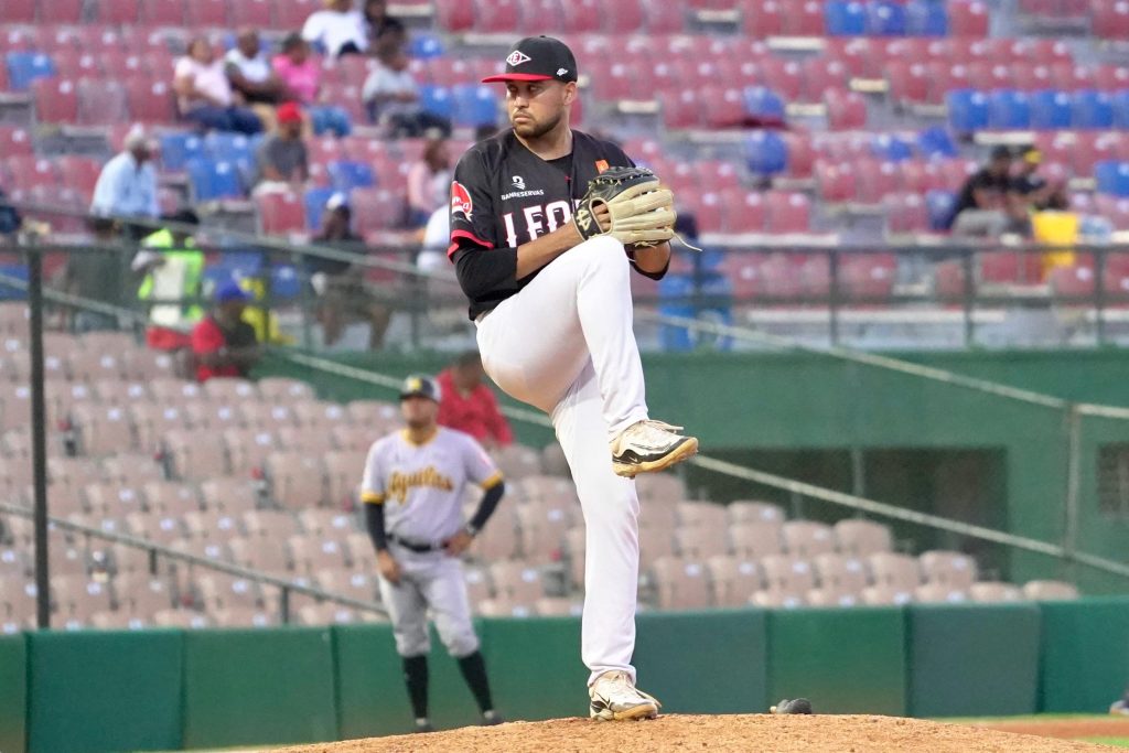 relevista-kenny-hernandez-regresa-con-los-leones relevista-kenny-hernandez-regresa-con-los-leones