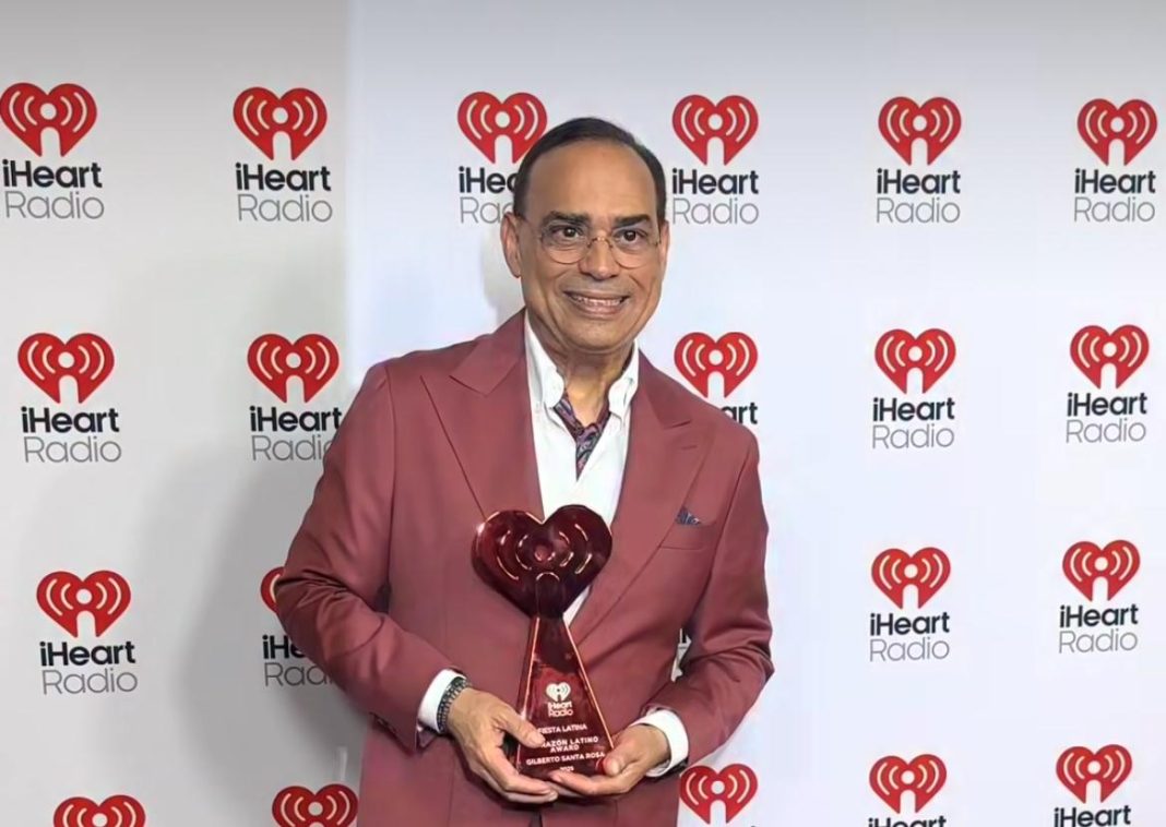 gilberto-santa-rosa-fue-homenajeado-en-el-iheartradio-corazon-latino-award-2025 gilberto-santa-rosa-fue-homenajeado-en-el-iheartradio-corazon-latino-award-2025