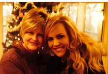 Arrestan expresentadora de tv acusada de asesinar a su madre en Kansas arrestan-expresentadora-de-tv-acusada-de-asesinar-a-su-madre-en-kansas